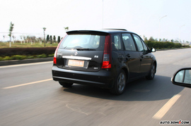 搜狐广西试驾景逸1.8T外观