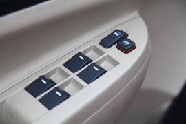 2013款吉利英伦SC6深度评测实拍