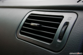 搜狐广西试驾景逸1.8T内饰