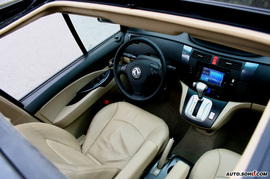 搜狐广西试驾景逸1.8T内饰