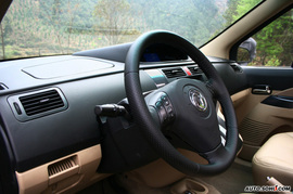 搜狐广西试驾景逸1.8T内饰