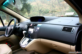 搜狐广西试驾景逸1.8T内饰