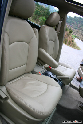 搜狐广西试驾景逸1.8T内饰