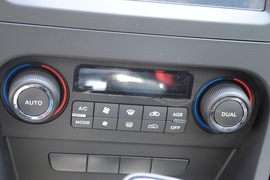 北京汽车绅宝2013款2.0T豪华版(101748)