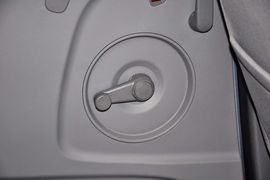 2013款郑州日产帅客1.5L手动7座标准型