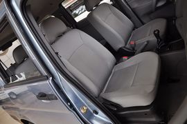 2013款郑州日产帅客1.5L手动7座标准型