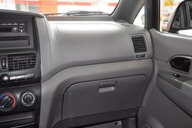 2013款郑州日产帅客1.5L手动7座标准型