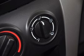 2013款郑州日产帅客1.5L手动7座标准型