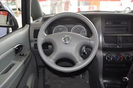 2013款郑州日产帅客1.5L手动7座标准型