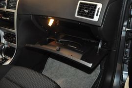 2013款标致307两厢