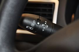 2013款标致307两厢