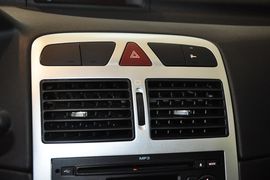 2013款标致307两厢