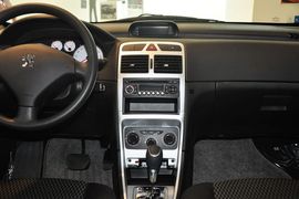 2013款标致307两厢