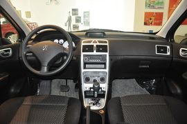 2013款标致307两厢