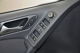 2012款大众高尔夫1.6L手自一体舒适型