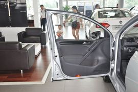 2012款大众高尔夫1.6L手自一体舒适型