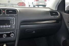 2012款大众高尔夫1.6L手自一体舒适型