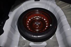 2012款起亚K2三厢1.4L手动GLS纪念版
