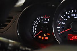 2012款起亚K2三厢1.4L手动GLS纪念版