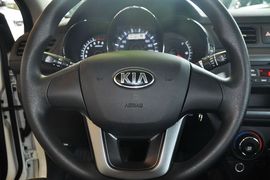 2012款起亚K2三厢1.4L手动GLS纪念版