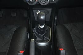 2012款起亚K2三厢1.4L手动GLS纪念版
