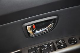 2013款起亚秀尔1.6L