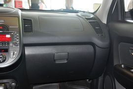 2013款起亚秀尔1.6L