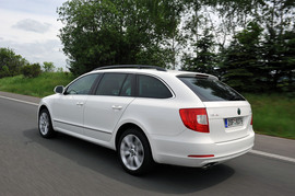 2013款斯柯达Superb旅行车海外体验