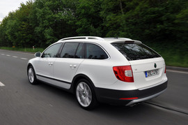 2013款斯柯达Superb旅行车海外体验