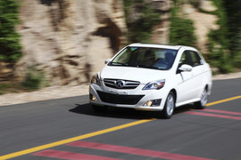 2013款北京汽车E系列三厢1.5L