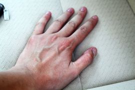 2013款北京汽车E系列三厢1.5L