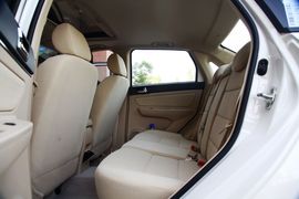 2013款北京汽车E系列三厢1.5L