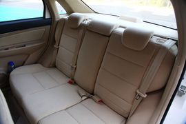 2013款北京汽车E系列三厢1.5L