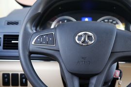 2013款北京汽车E系列三厢1.5L