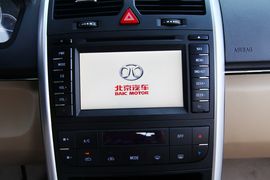 2013款北京汽车E系列三厢1.5L