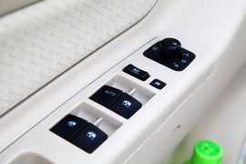 2013款北京汽车E系列三厢1.5L