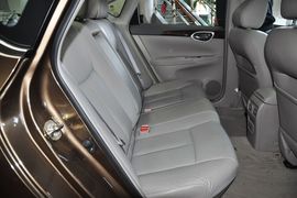 东风日产轩逸1.8XL手动豪华版