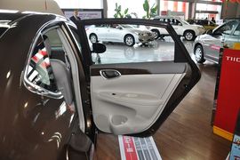 东风日产轩逸1.8XL手动豪华版