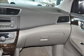 东风日产轩逸1.8XL手动豪华版