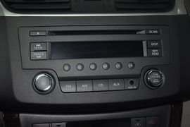 东风日产轩逸1.8XL手动豪华版