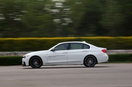 2013款华晨宝马328li