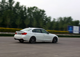 2013款华晨宝马328li