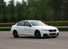 2013款华晨宝马328li