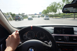 2013款华晨宝马328li