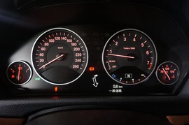 2013款华晨宝马328li