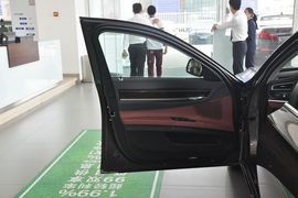 2013款宝马730Li领先型