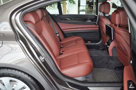 2013款宝马730Li领先型