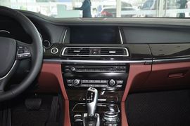 2013款宝马730Li领先型