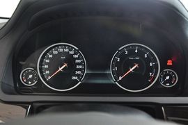 2013款宝马730Li领先型