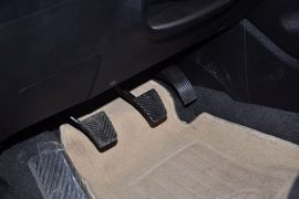 2011款江淮瑞鹰2.0L两驱经典型